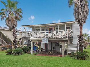 527 Sea Shell Rd, Surfside Beach, TX 77541