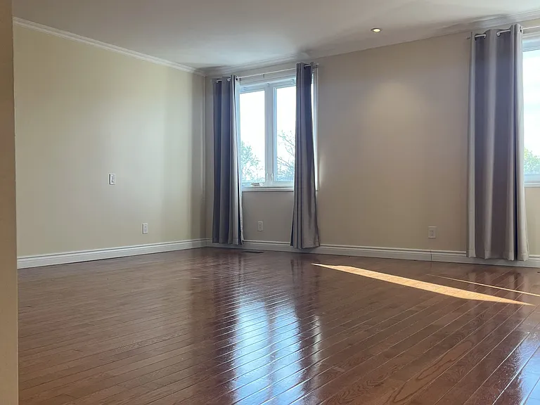1166 McBride Ave #UPPER — Photo 36