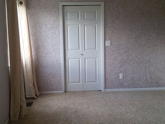 5th image of 1240 Moore Dr