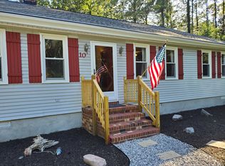 10 Rosewood Ln, Poquoson, VA 23662