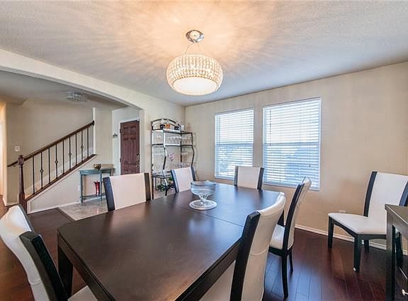 3rd image of 103 Hickory Creek Dr