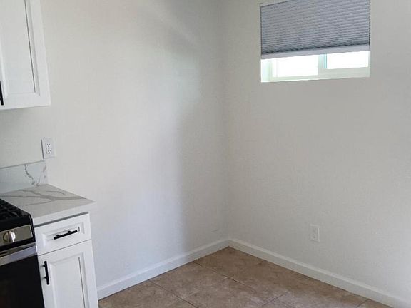 5th image of 149 S Myers St #B