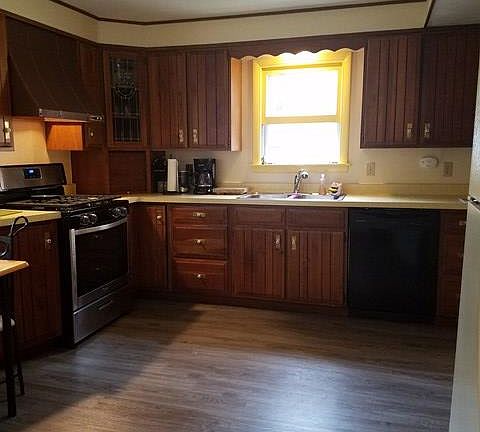 3rd image of 1113 Magee St
