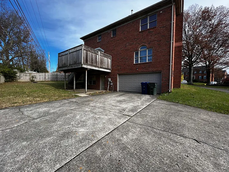 1100 Stowbridge Ln — Photo 50
