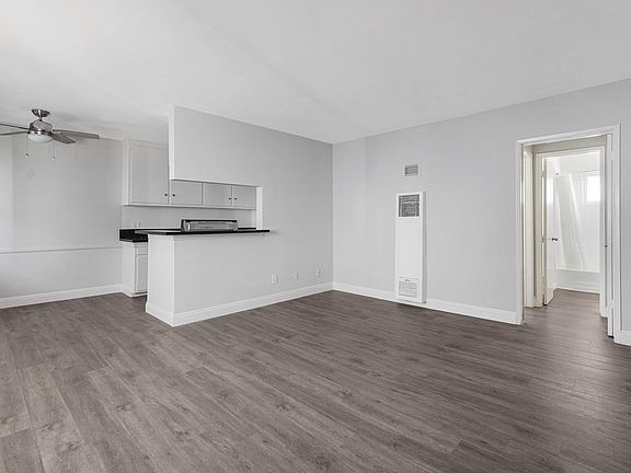 2nd image of 14924 Dickens St #10