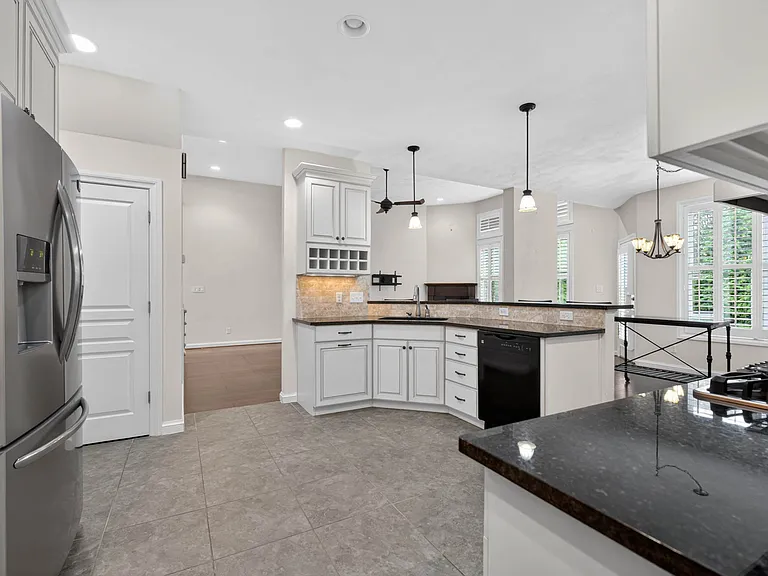 1023 Caton Dr — Photo 18