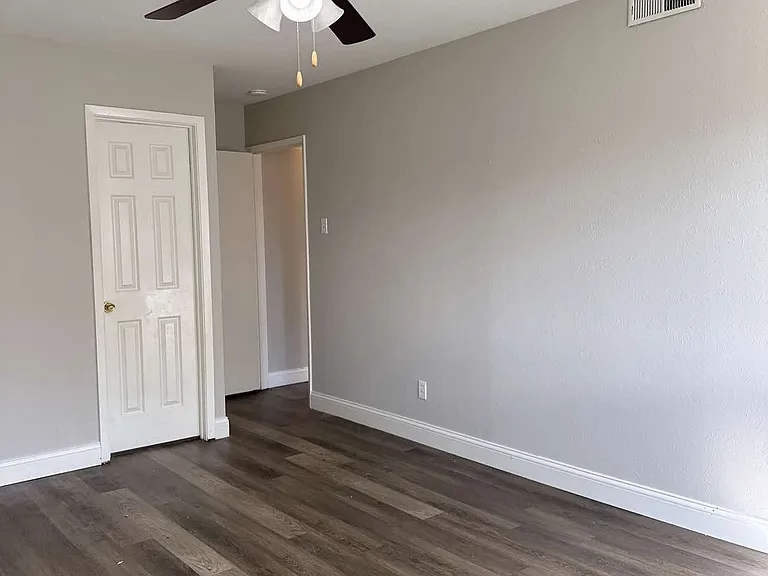 422 Woodmere Dr — Photo 7