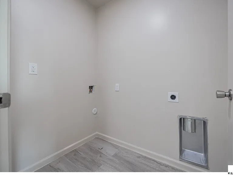 2121 W Adams St #B-B202 — Photo 17