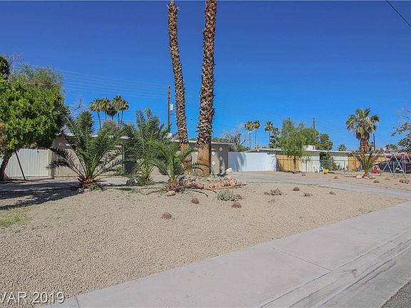 3rd image of 1598 Del Mar Ave