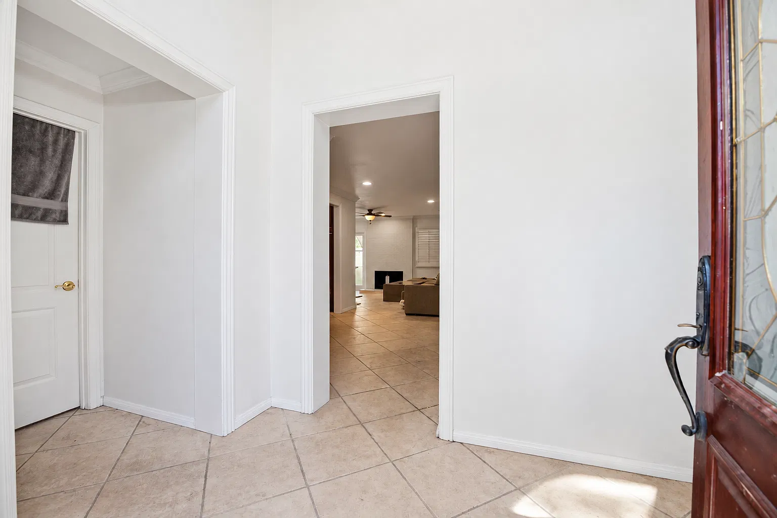 7 bed, 1888 sqft, $10,800 — Photo 3