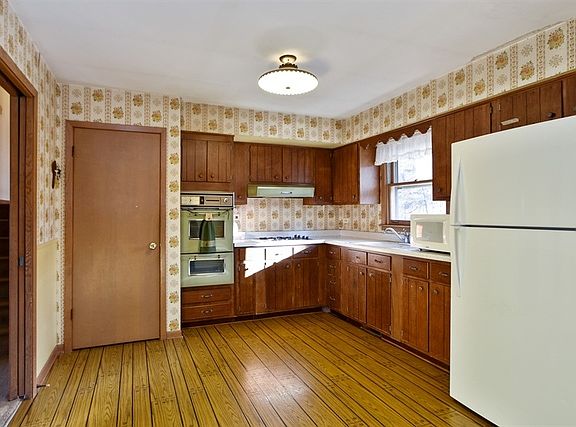 3rd image of 11530 S Elbridge Ave