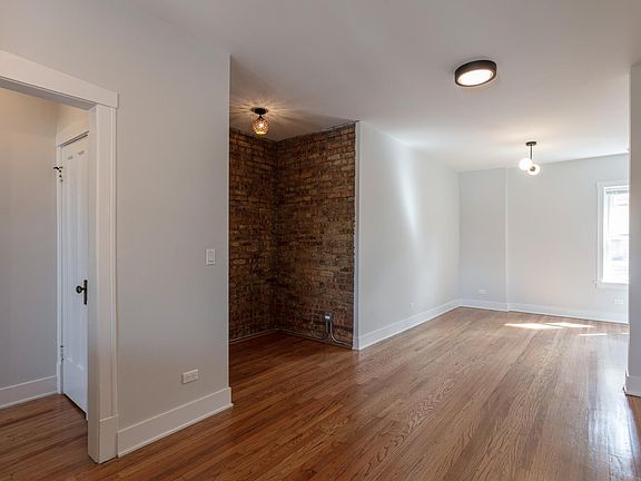 4th image of 4013 N Lowell Ave APT 3E