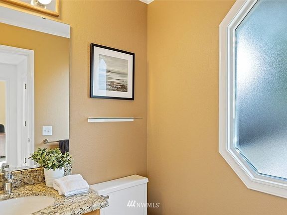 4th image of 13142 NE 203rd Pl