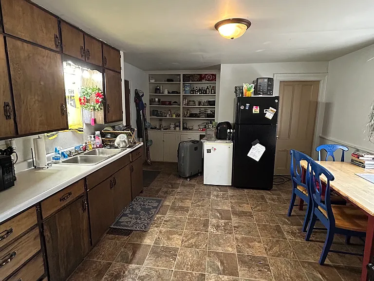 820 Cherry St — Photo 6