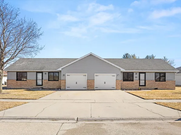 1605-1607 Schubert Dr, Morris, IL 60450