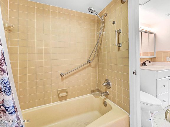 5th image of 520 Palm Springs Blvd APT 405