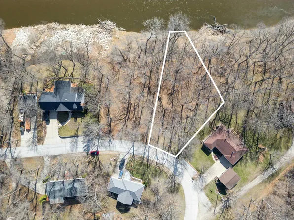 4 & 5 Oakwood Dr, Evansdale, IA 50707