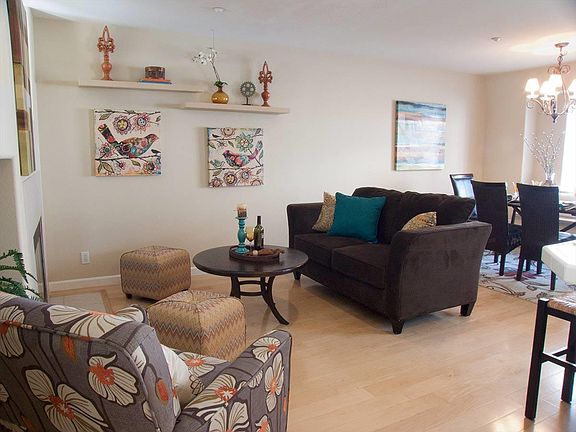 4th image of 978 Nattinger Way