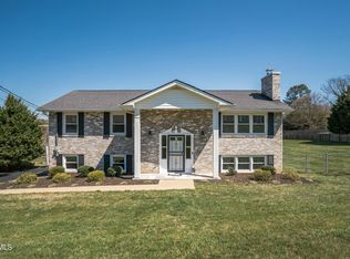 118 Patrick Henry Cir, Kingsport, TN 37663