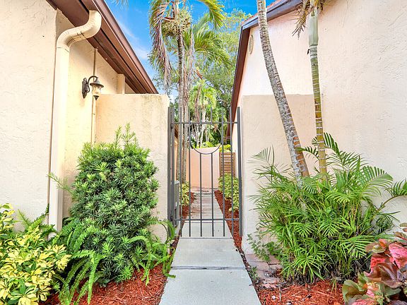 3rd image of 13 Ironwood Way N