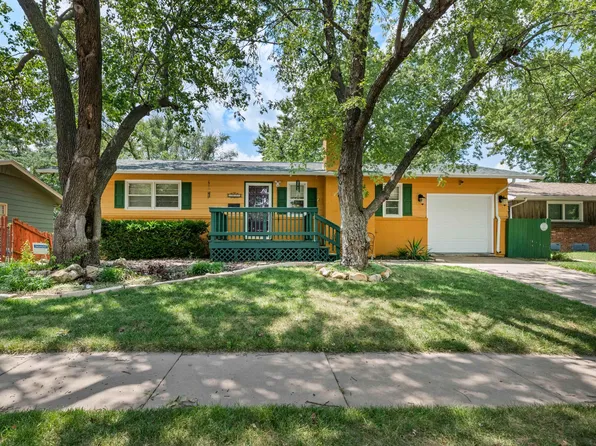 1825 N Woodrow Ct, Wichita, KS 67203