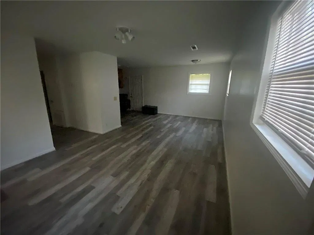 2 bed, 1.0 bath, 874 sqft, $1,500 — Photo 3