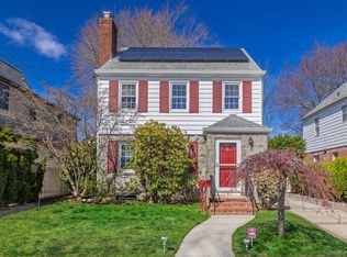 107 Acorn Way, Malverne, NY