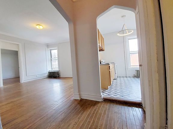 2nd image of 91 Halsey St #2