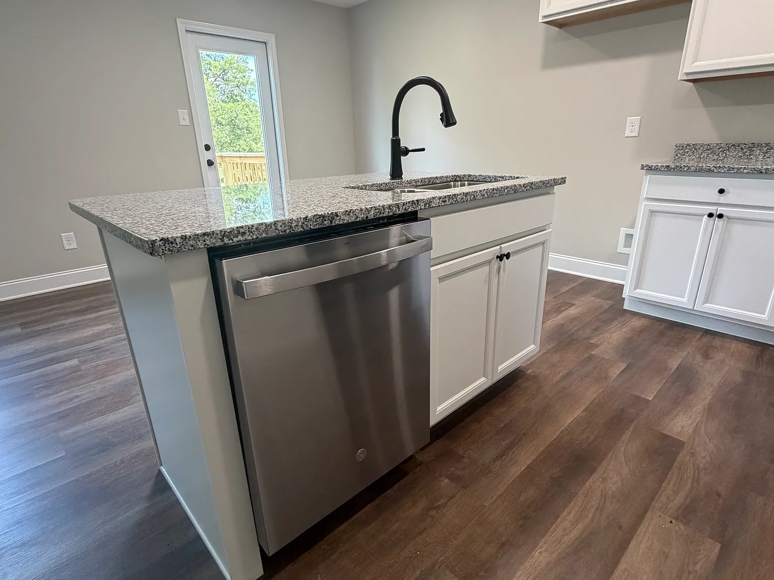 3 bed, 2.5 bath, 1464 sqft, $2,150 — Photo 4