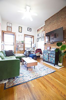 1st image of 324 W 76th St