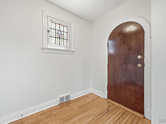 3rd image of 2 S Dellwood Ave