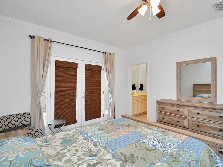 1019 Marconi St — Photo 39