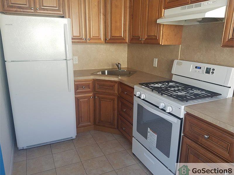 1st image of 370 Grandview Ave