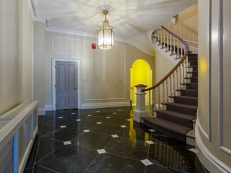 233 Beacon St #9 — Photo 8