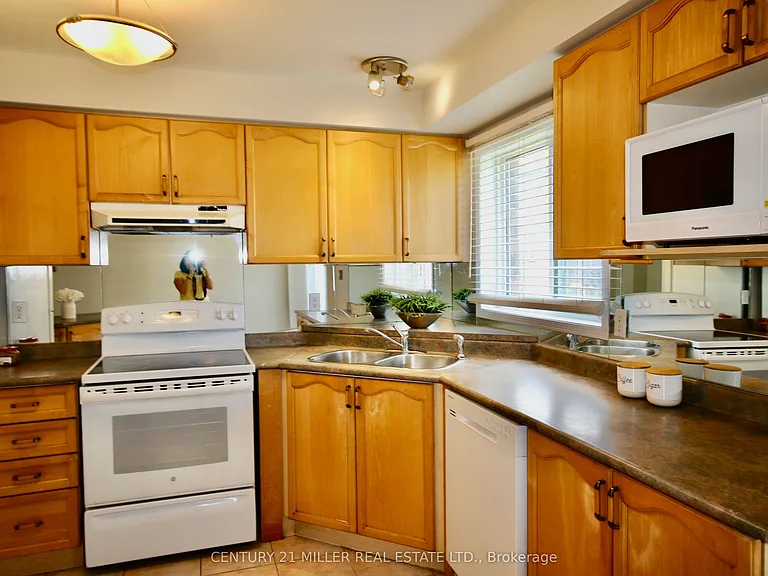 5530 Glen Erin Dr #140 — Photo 13
