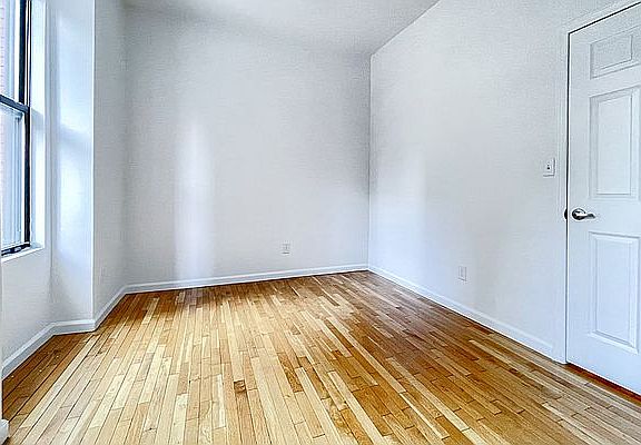4th image of 158 Columbus Ave #4SE