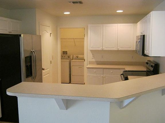 5th image of 1219 Fogia St E