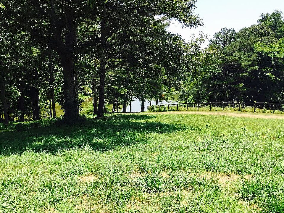 2nd image of 227 Lakeside Trl