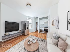 24 King St
