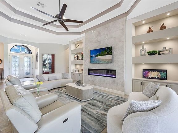 4th image of 8678 Amour CT