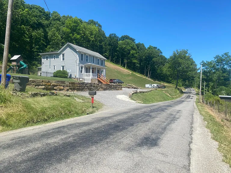 501 Little Creek Rd — Photo 3