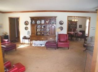 7 N York St, Fox Lake, IL 60020
