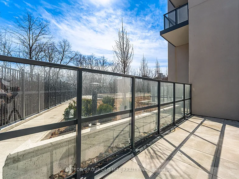 204 Burnhamthorpe Rd E #104 — Photo 37