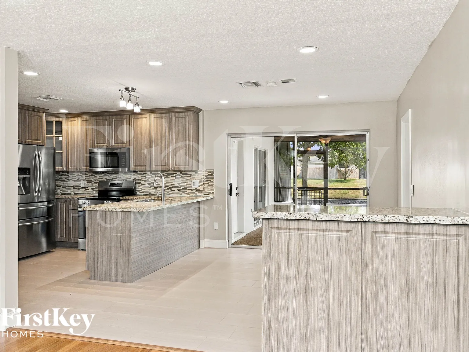 3 bed, 2.0 bath, 1769 sqft, $3,300 — Photo 4