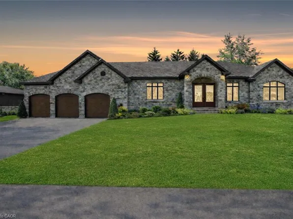 12 Albert St, Saint Clements, ON N0B 2M0