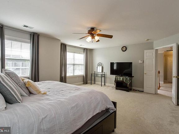 5th image of 3001 Wildflower Dr