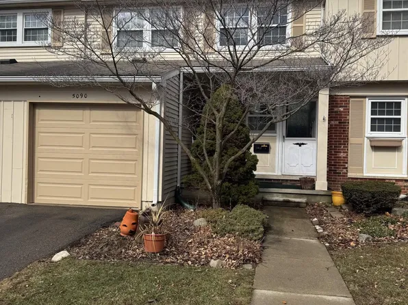 5090 Buckingham Pl, Troy, MI 48098