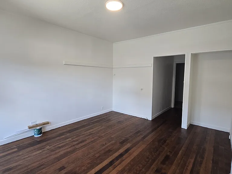 3804 Irving St — Photo 8