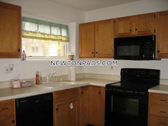 2nd image of 65 Norwood Ave