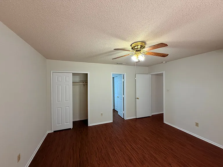 2013 James Pl — Photo 20